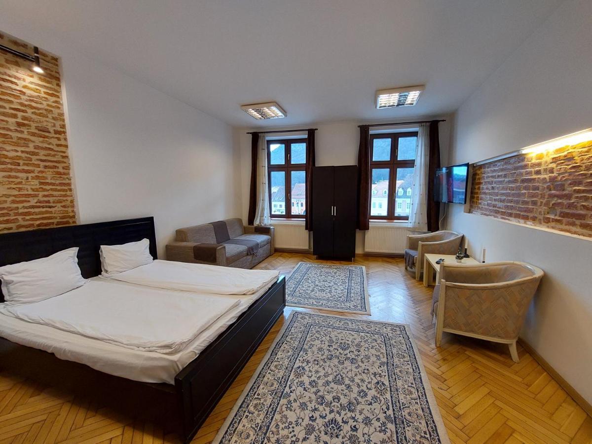 Main Square Apartments & More Брашов Экстерьер фото