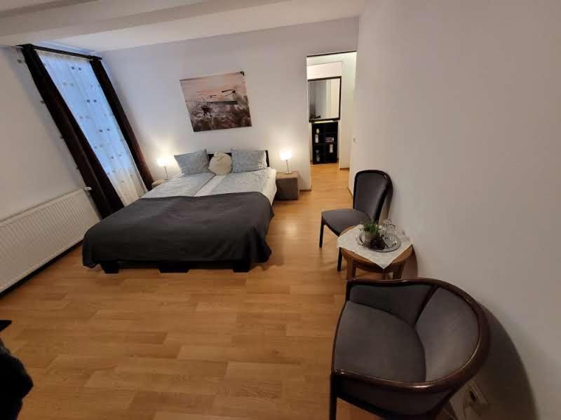 Main Square Apartments & More Брашов Экстерьер фото
