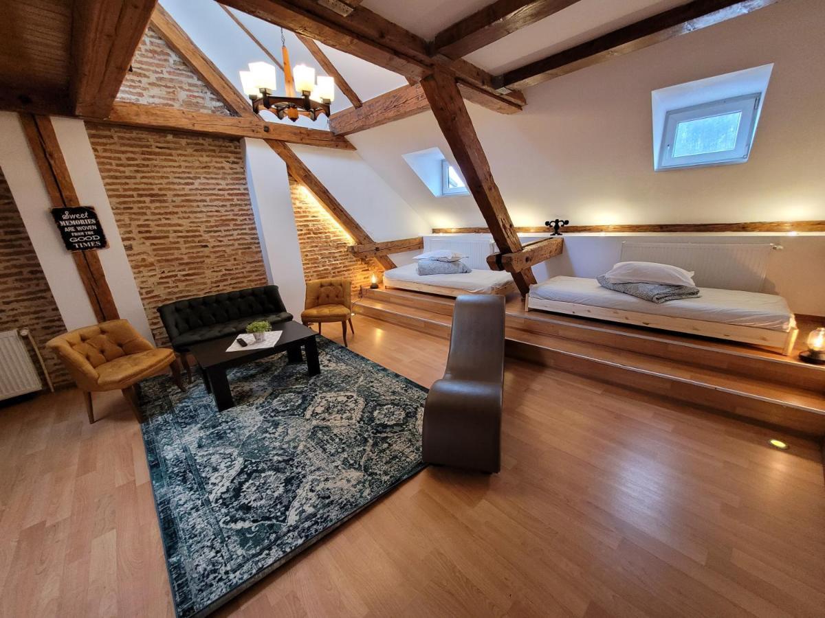 Main Square Apartments & More Брашов Экстерьер фото