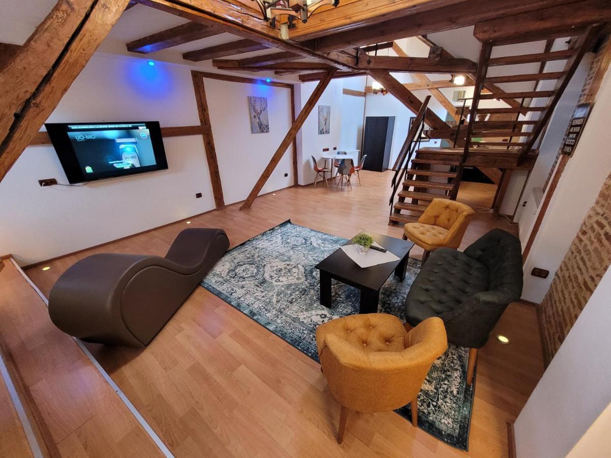 Main Square Apartments & More Брашов Экстерьер фото