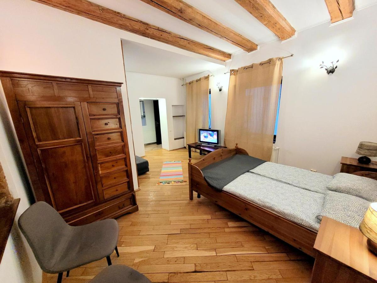 Main Square Apartments & More Брашов Экстерьер фото