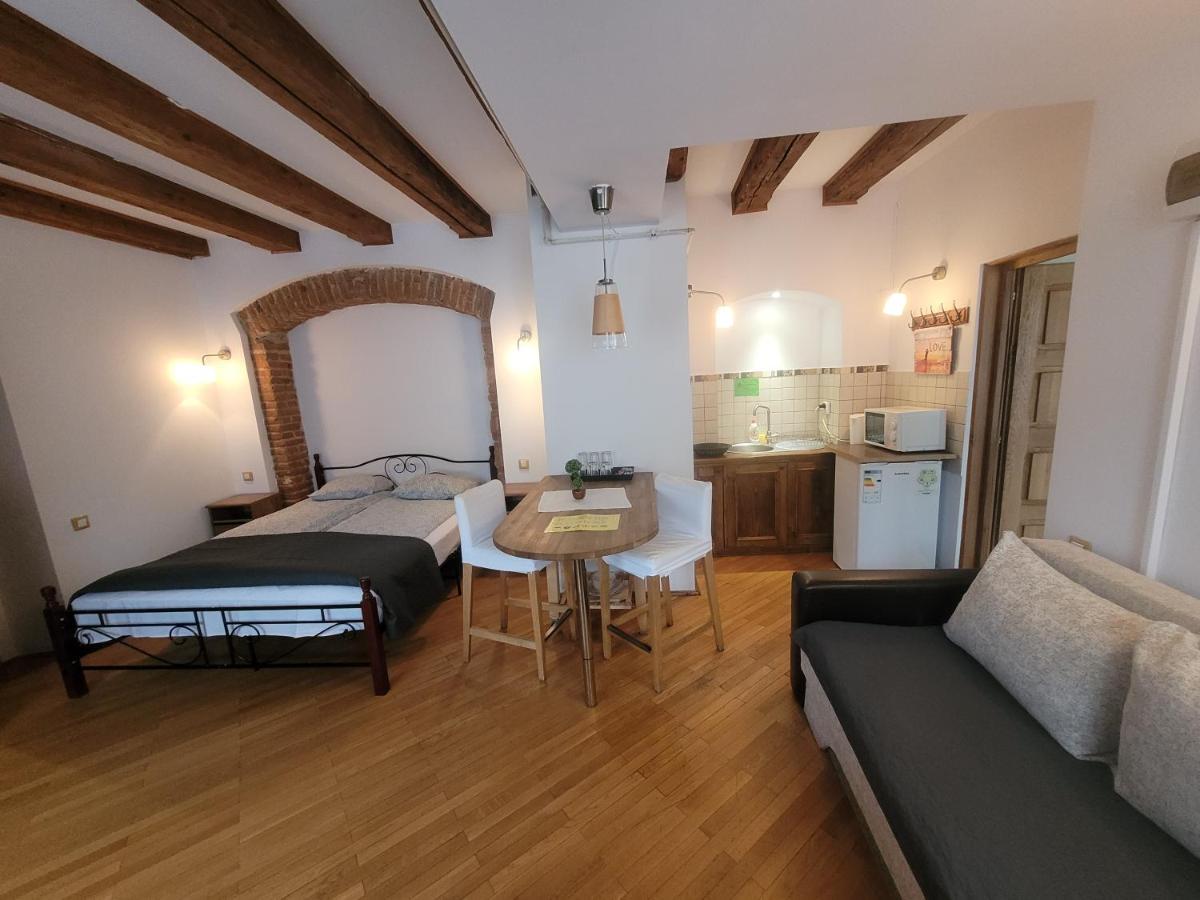 Main Square Apartments & More Брашов Экстерьер фото