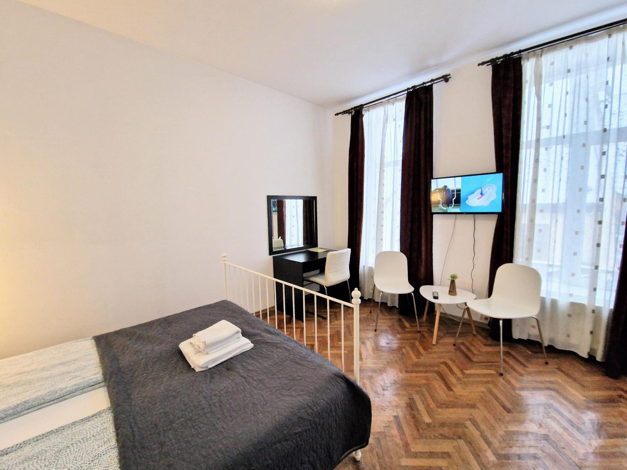 Main Square Apartments & More Брашов Экстерьер фото