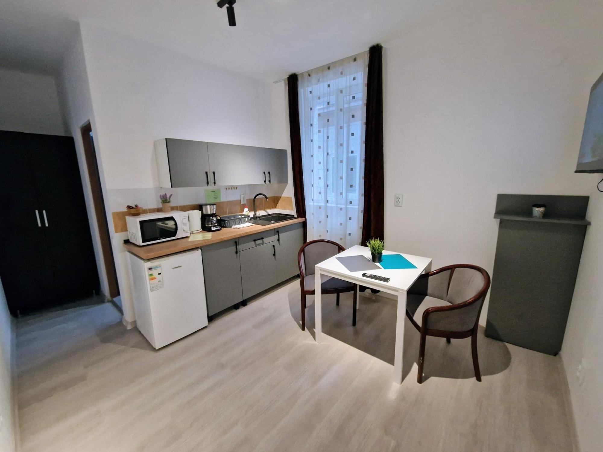 Main Square Apartments & More Брашов Экстерьер фото