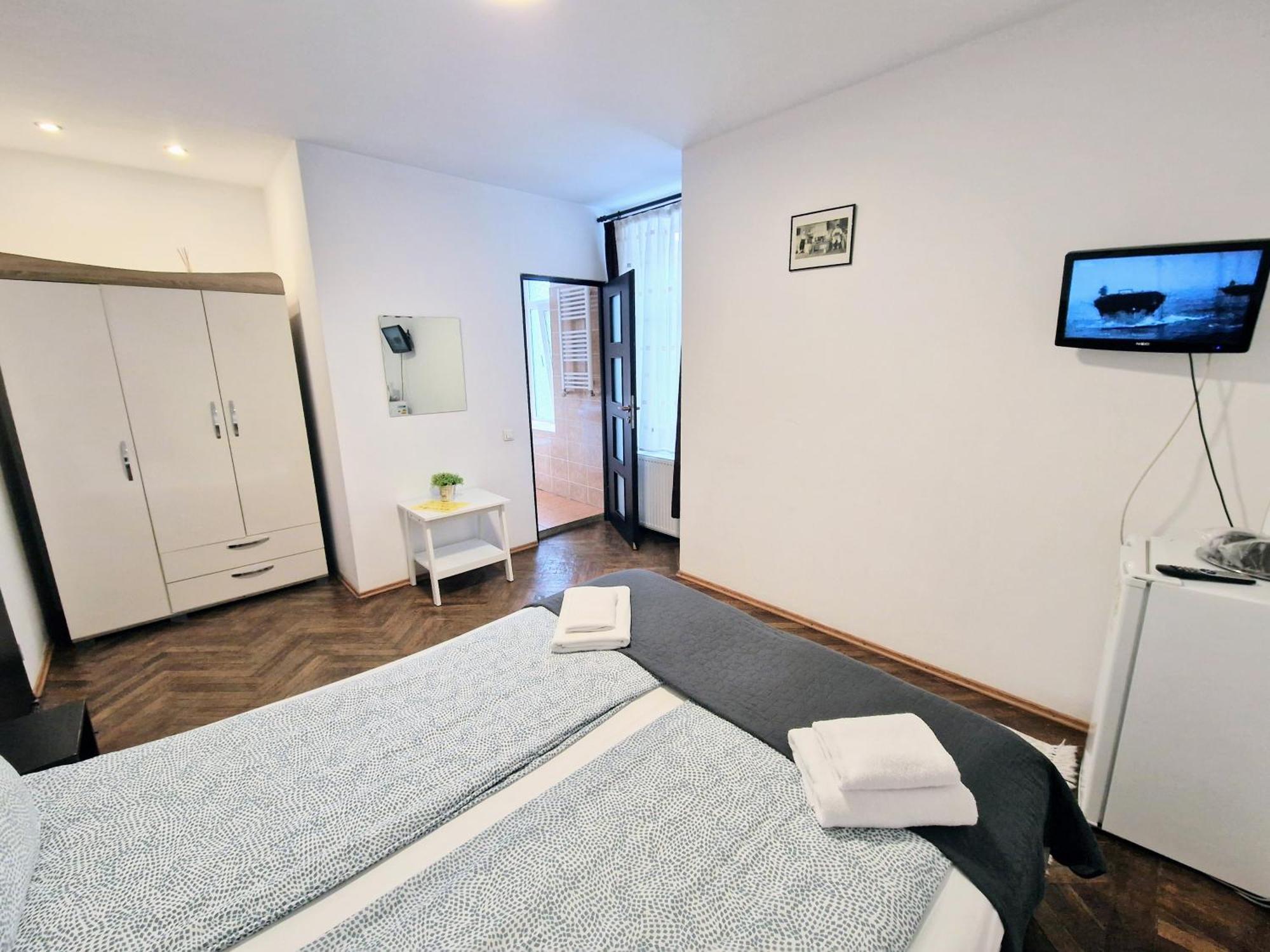Main Square Apartments & More Брашов Экстерьер фото